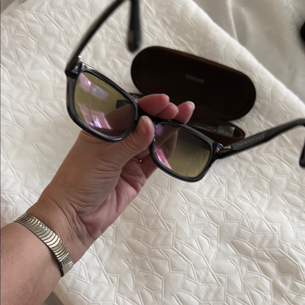 Tom Ford Black Sunglasses with Case - Picture 3 of 7